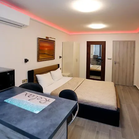 Deluxe 2 Studios City Center Burgas Exterior photo
