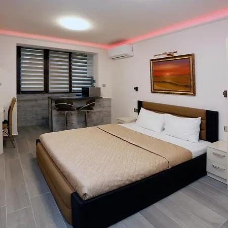 Deluxe 2 Studios City Center Burgas Exterior photo
