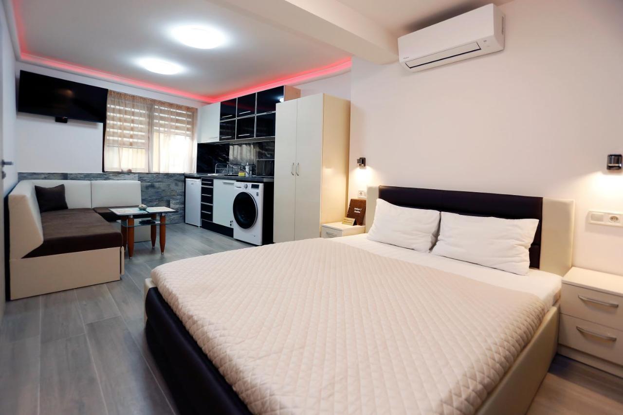 Deluxe 2 Center * Burgas