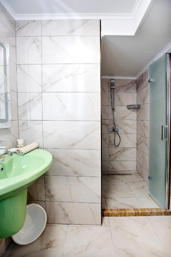 Deluxe 2 Center Apartment *